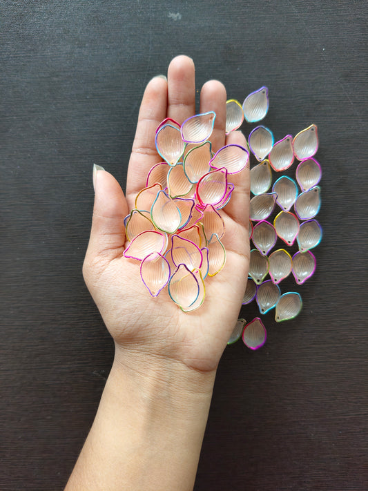 Leaves with Multi border