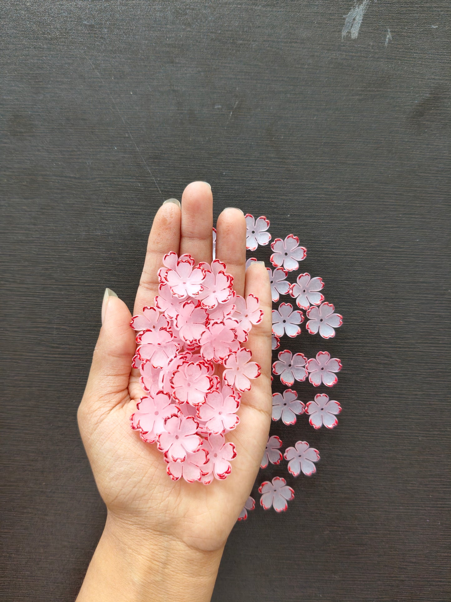 Small flower Leaves with Self border