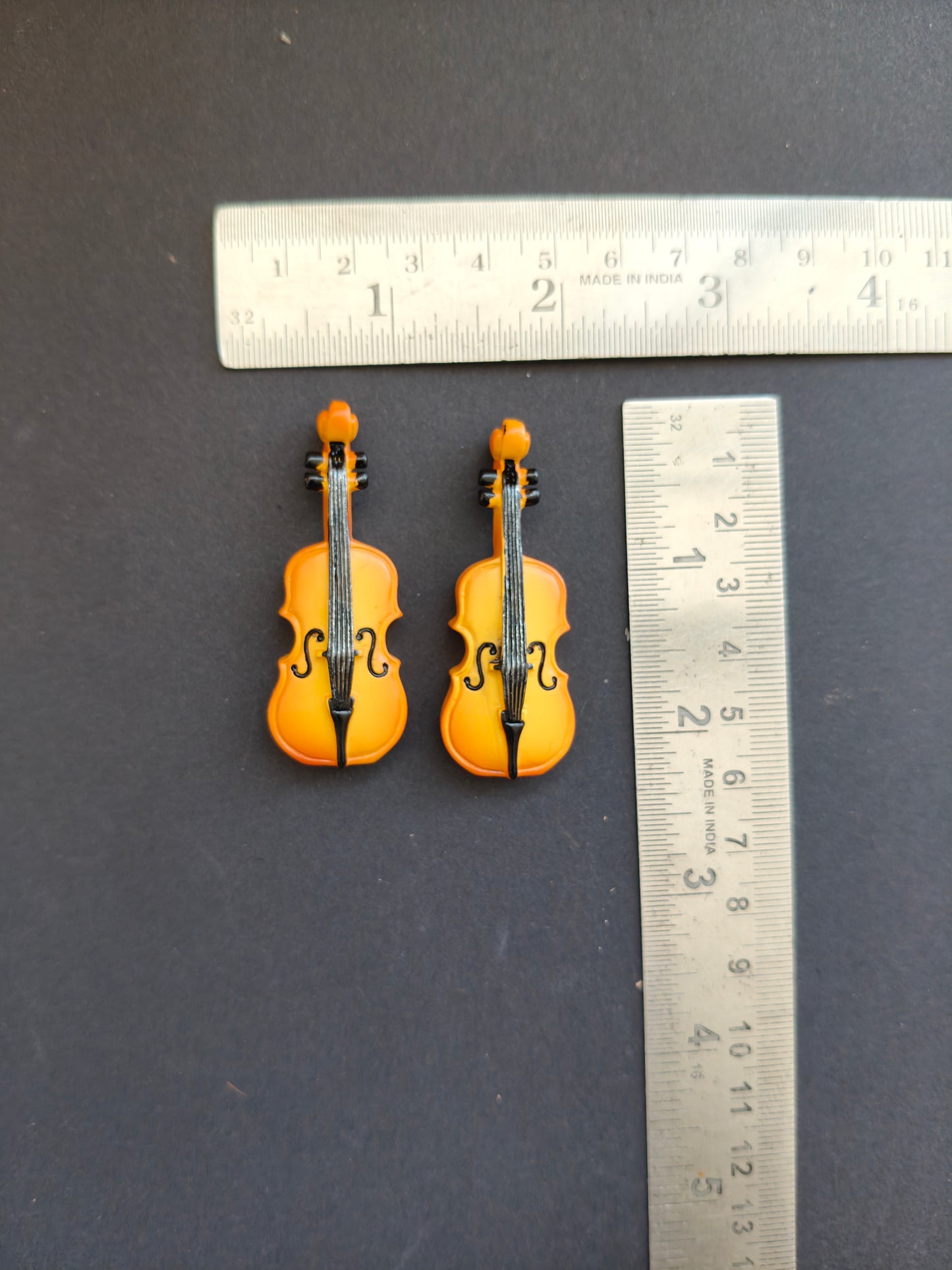 MN303- Violin miniature
