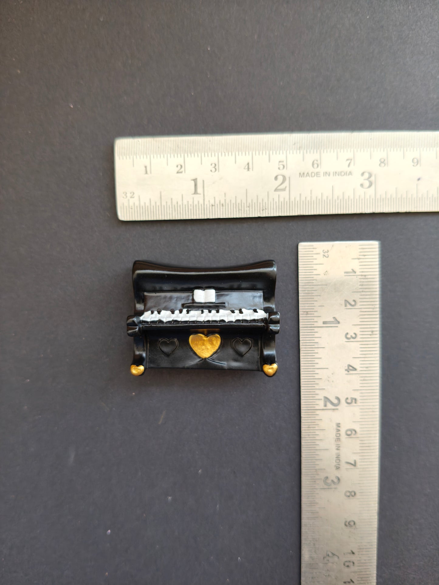 MN316- Black Piano miniature