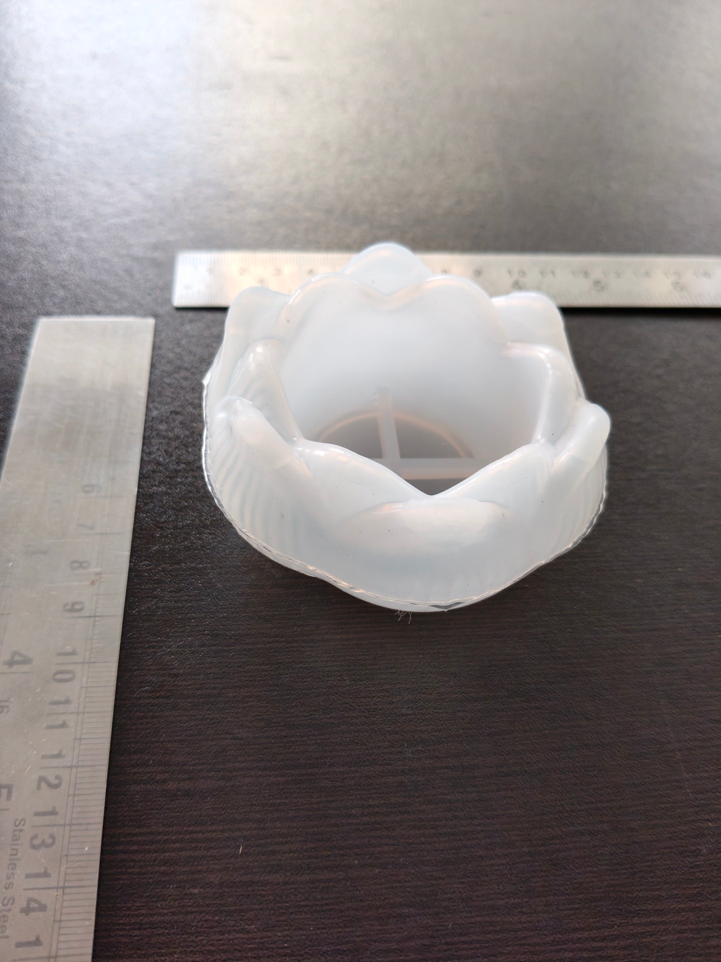 Small lotus t-light mould