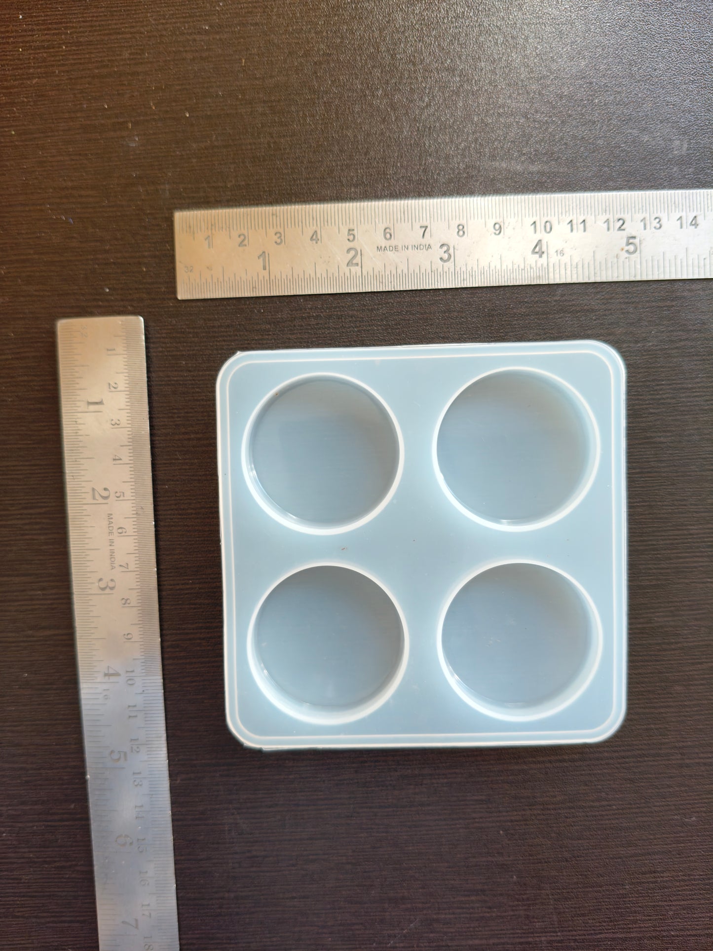 4 cavity round mould
