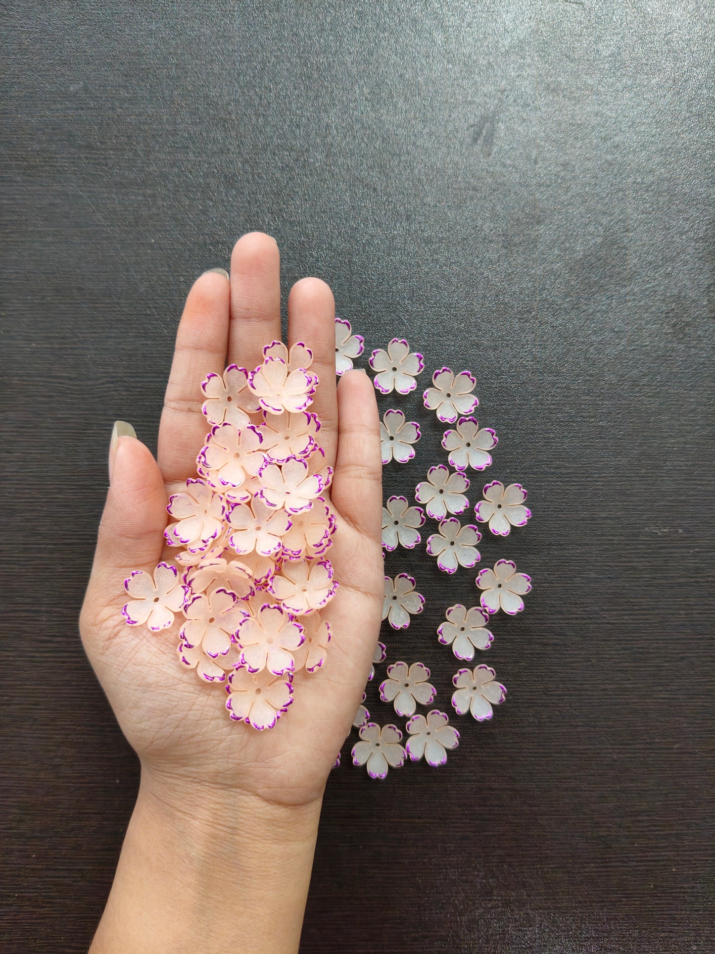 Small flower Leaves with Self border