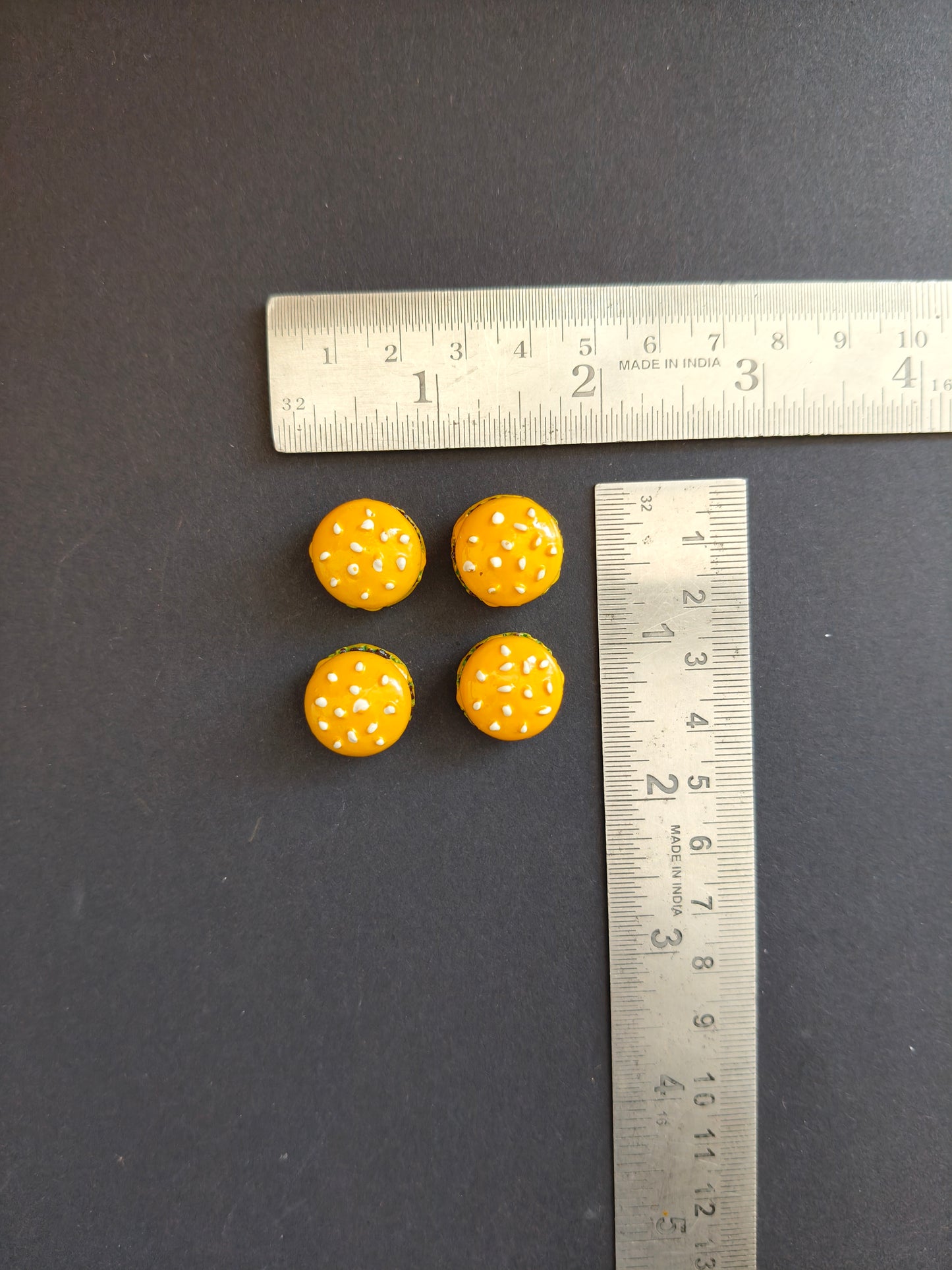 MN001-4 Burger miniature