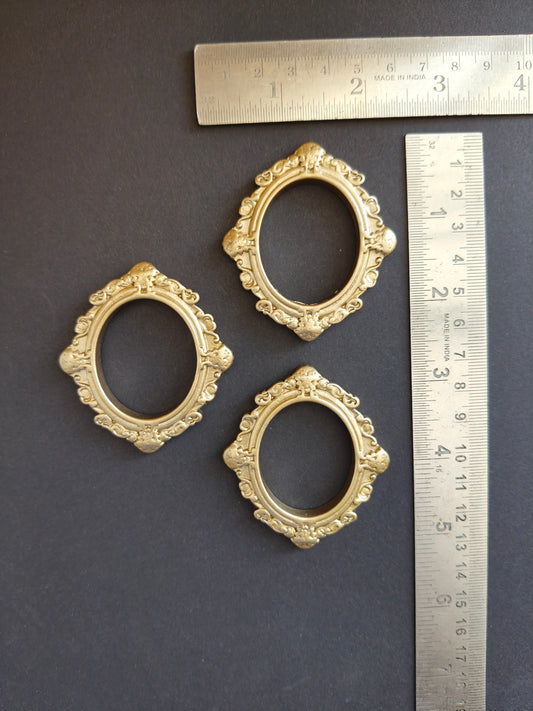 MN102- Round frame miniature