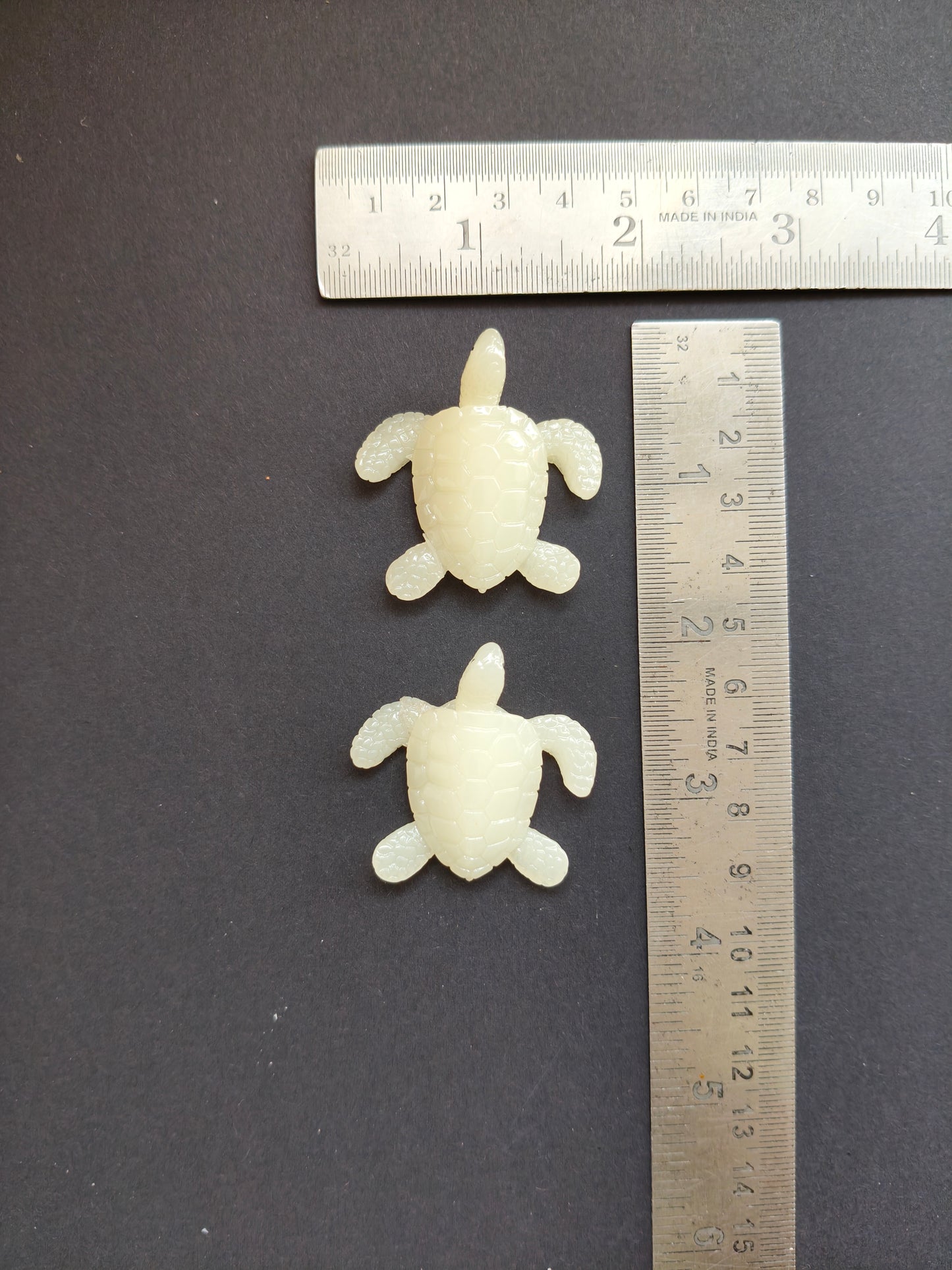 MN201- White Turtle miniature