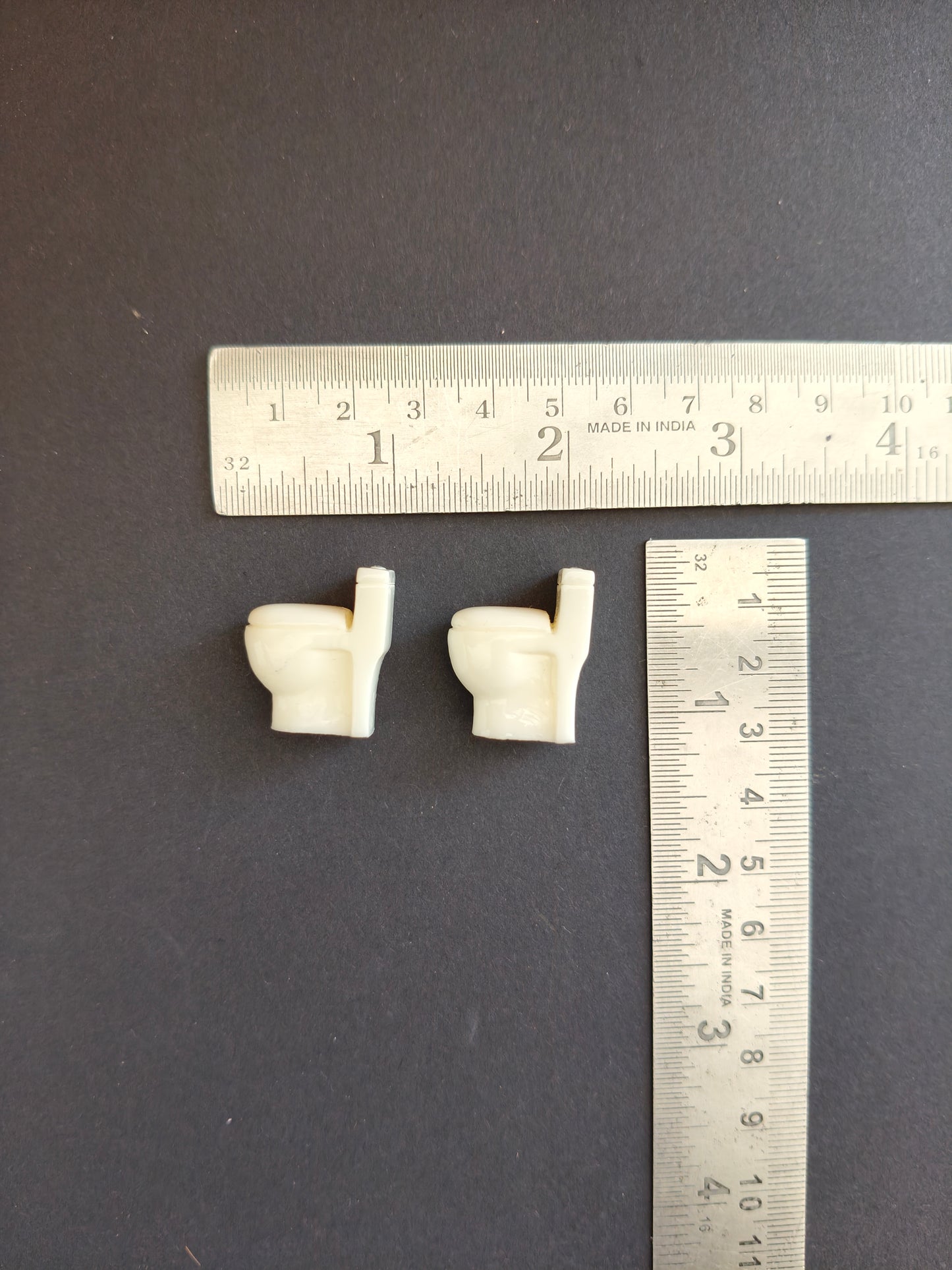 MN310- Commode miniature-1