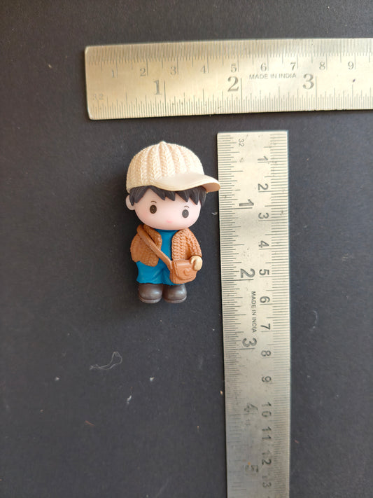 MN403- Boy miniature