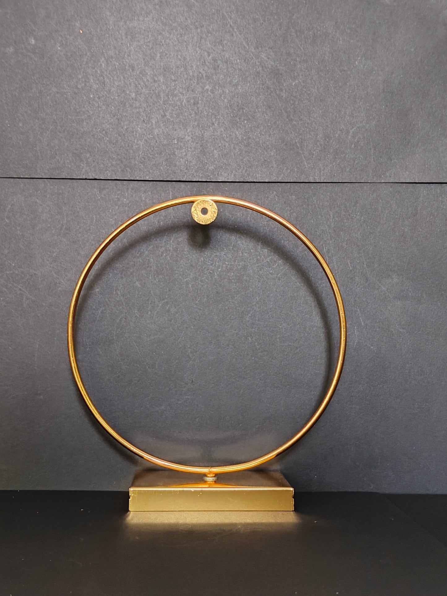 Round Hoop Stand